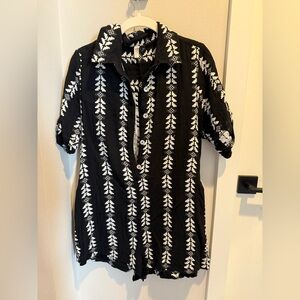 Elan black and white button up short romper. size S
